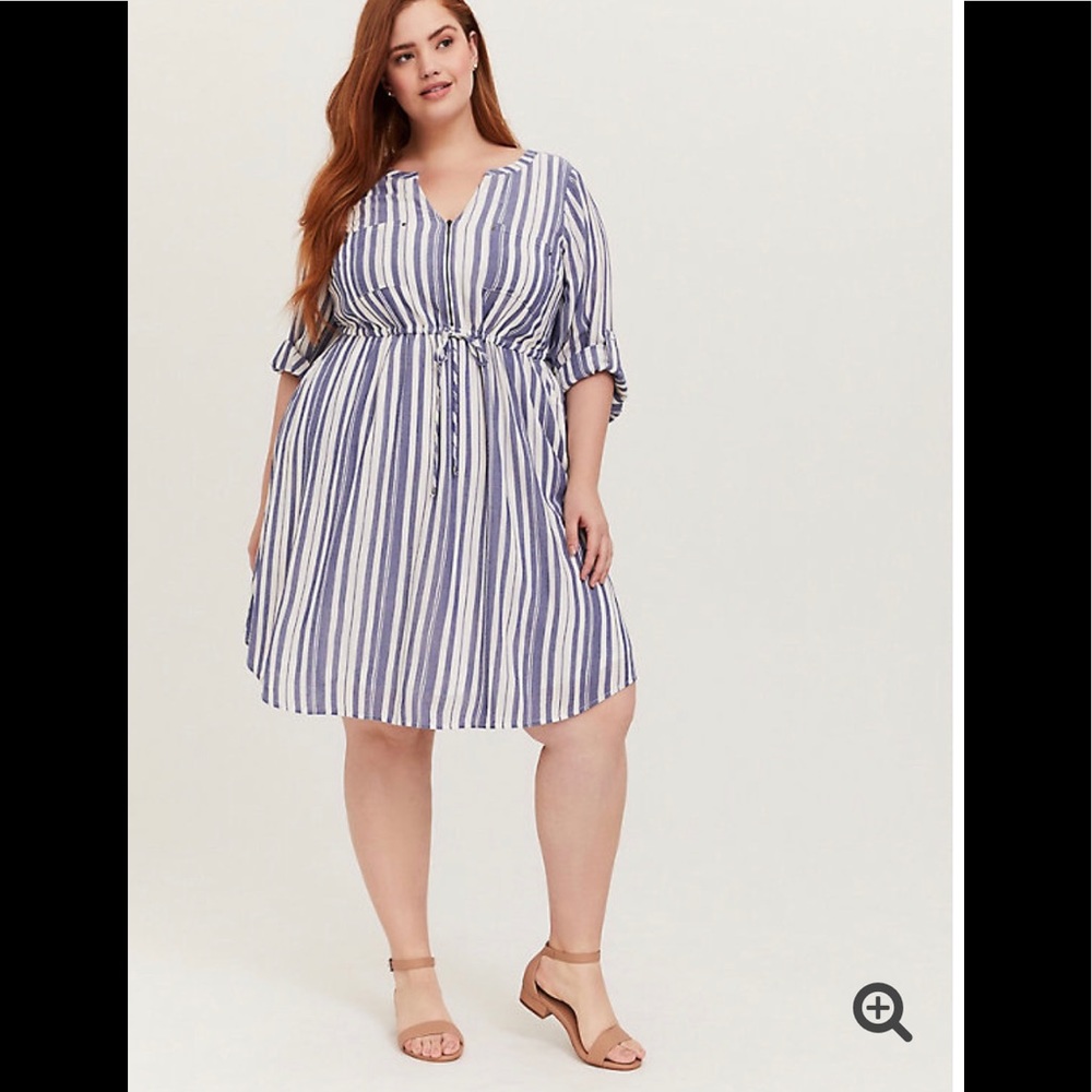 NWT Torrid Blue and white tie front shirt dress